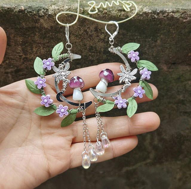 VILZSTUDIOS Stylish earrings with a woodland theme