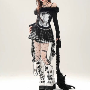 VILZSTUDIOS Trendy off-shoulder top with faux fur and corset print