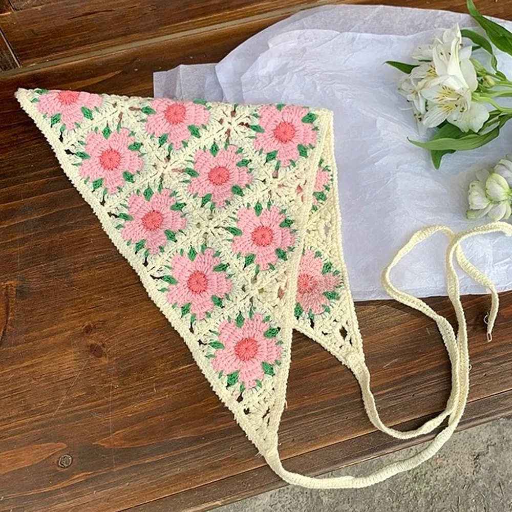 VILZSTUDIOS Floral crochet triangle bandana with pink flowers and green leaves