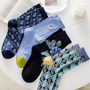 VILZSTUDIOS Floral embroidery cozy socks for stylish comfort