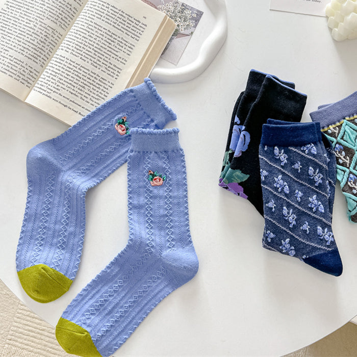 VILZSTUDIOS Floral embroidery cozy socks for stylish comfort