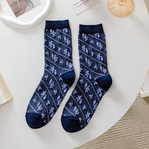 VILZSTUDIOS Floral embroidery cozy socks for stylish comfort