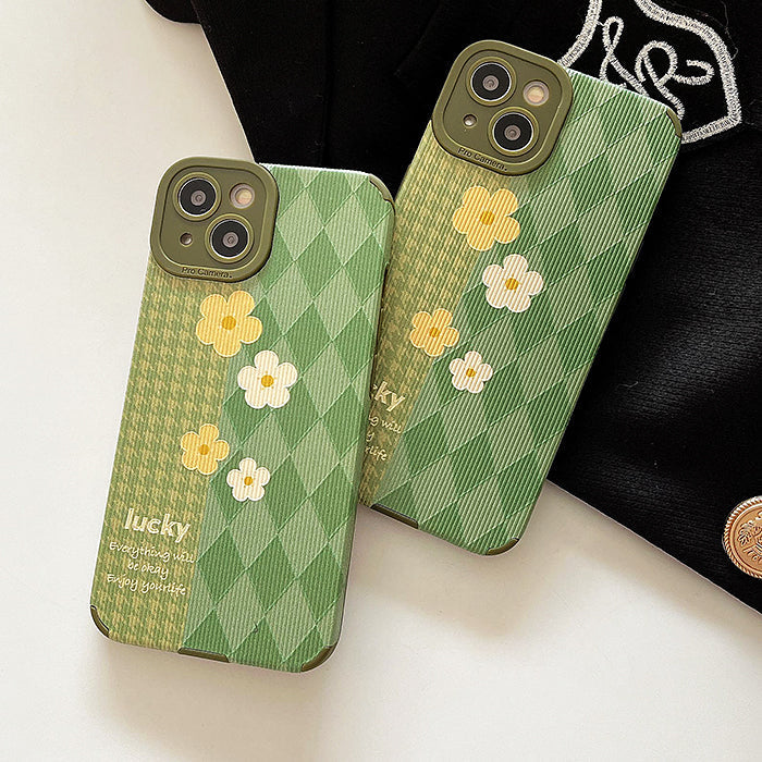 VILZSTUDIOS Floral houndstooth iPhone case design