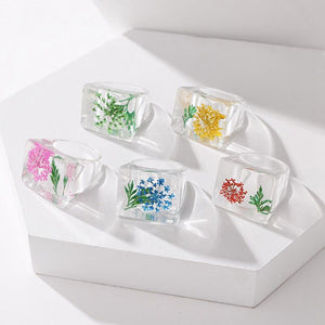 VILZSTUDIOS Floral inspired resin ring for stylish accessory