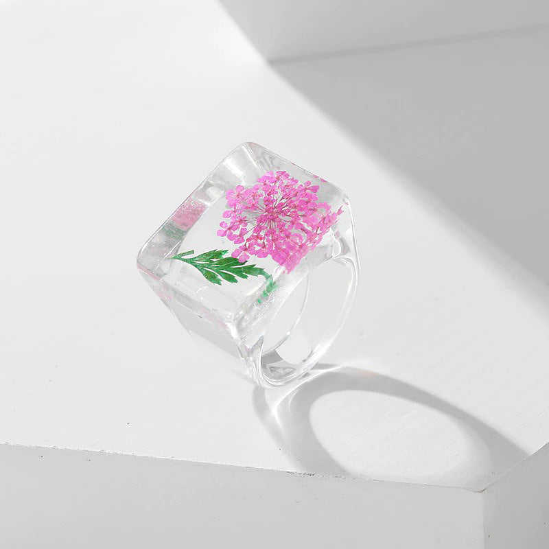 VILZSTUDIOS Floral inspired resin ring for stylish accessory