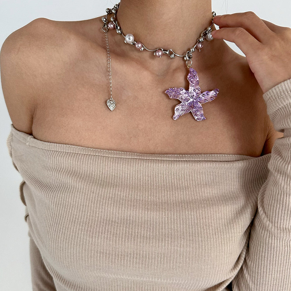 VILZSTUDIOS Floral oversized pendant choker with metallic links and pearl details