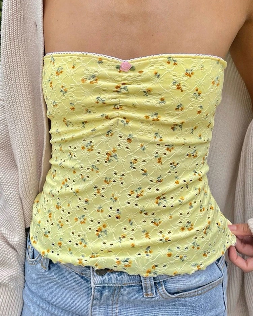 VILZSTUDIOS Floral tube top with ruched neckline and lettuce hems