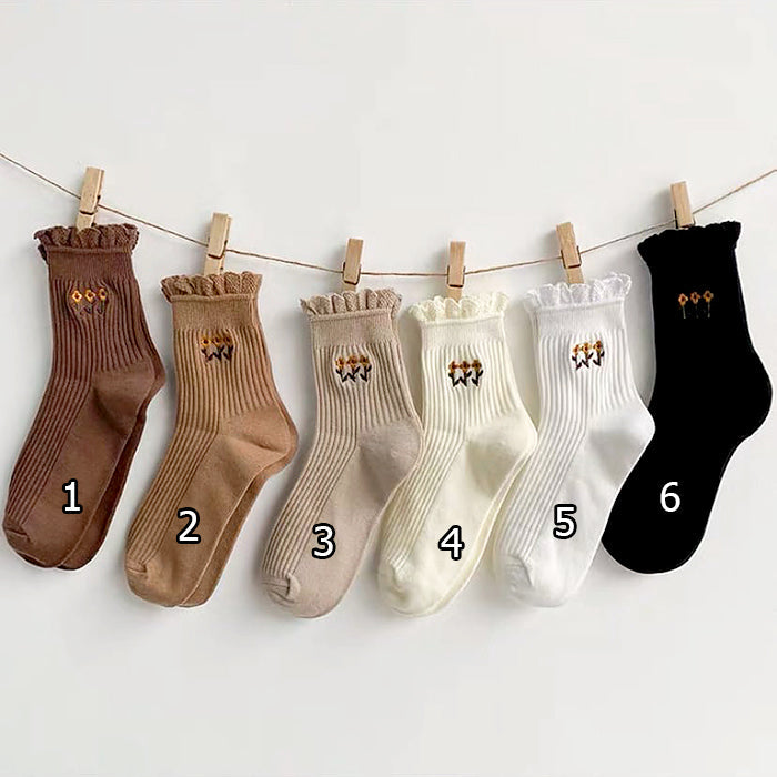 VILZSTUDIOS Stylish floral ruffle socks for fashion enthusiasts