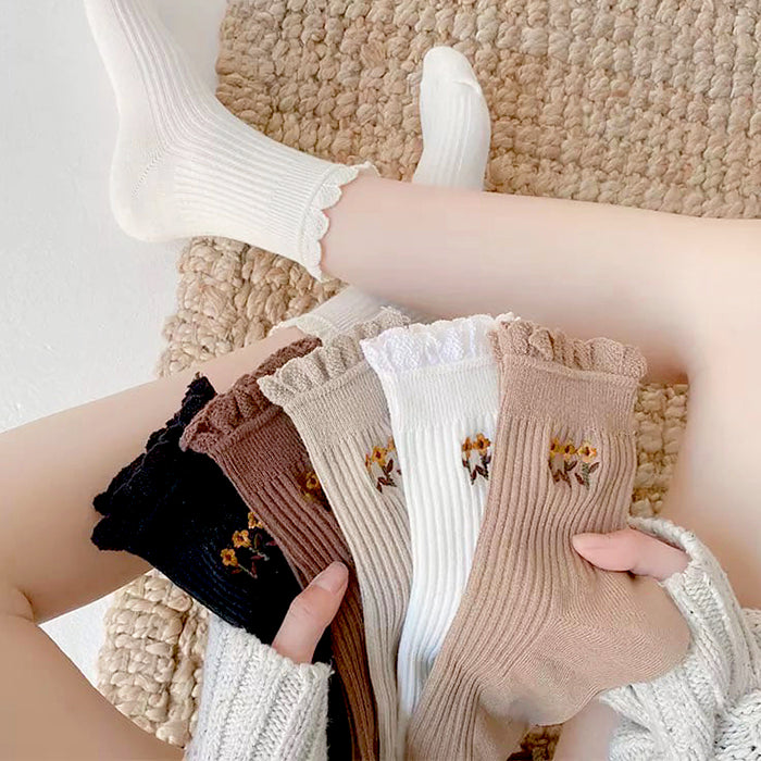 VILZSTUDIOS Stylish floral ruffle socks for fashion enthusiasts