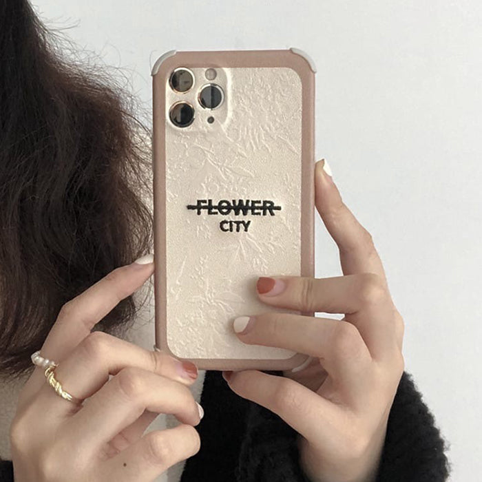 VILZSTUDIOS Stylish floral iPhone case for protection