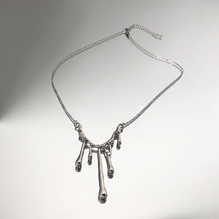 VILZSTUDIOS Fluid drop inspired pendant necklace