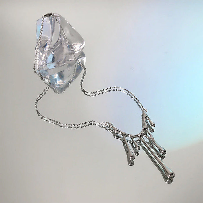 VILZSTUDIOS Fluid drop inspired pendant necklace