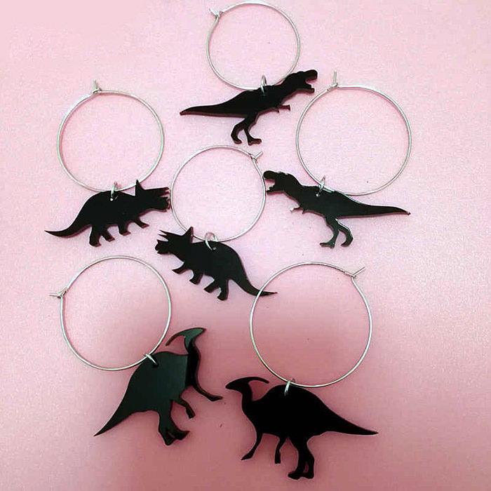 VILZSTUDIOS Trendy dino-inspired hoop earrings