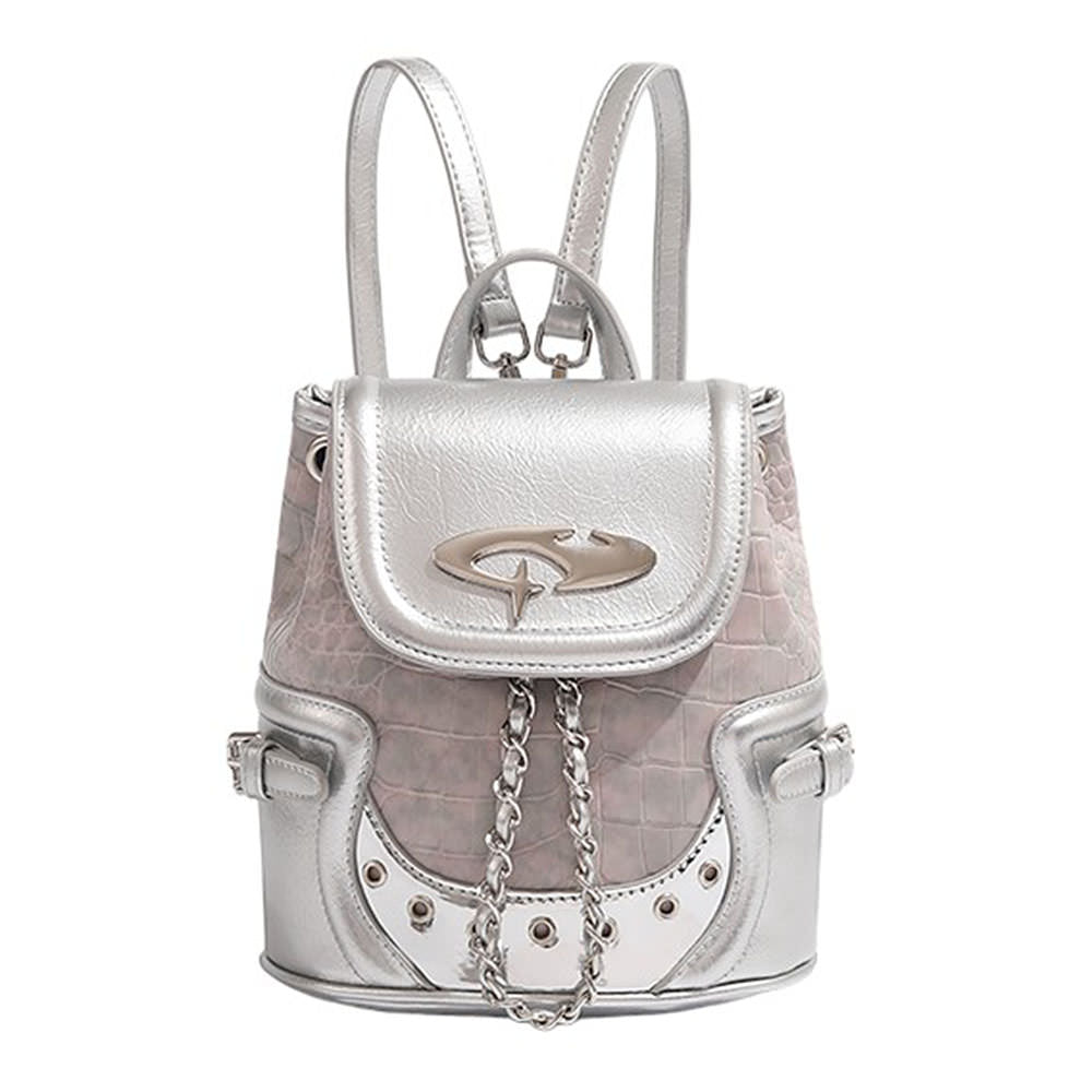 VILZSTUDIOS Stylish mini backpack with chain details and flap closure