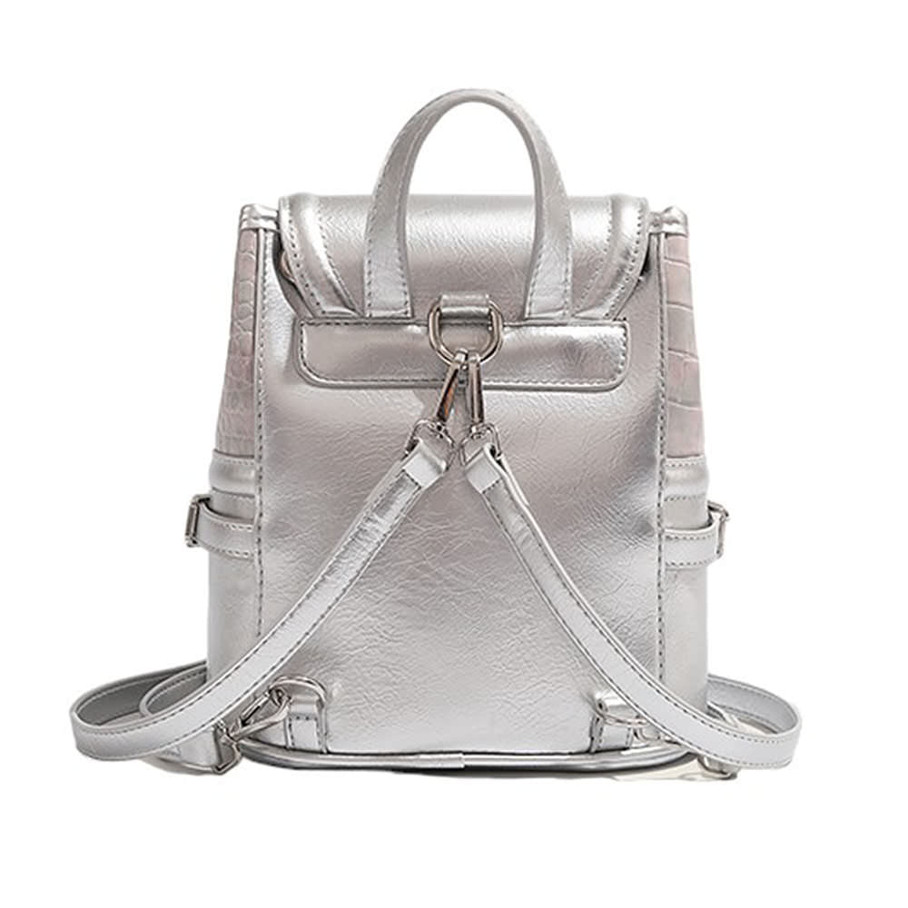 VILZSTUDIOS Stylish mini backpack with chain details and flap closure