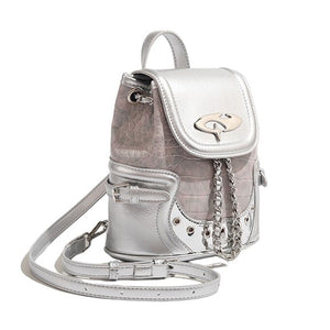 VILZSTUDIOS Stylish mini backpack with chain details and flap closure