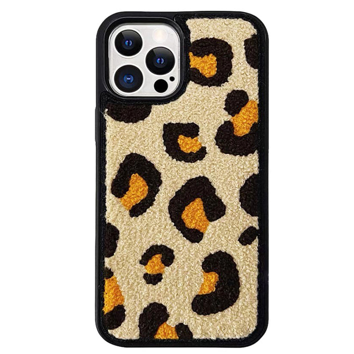 VILZSTUDIOS Fuzzy leopard print iPhone case