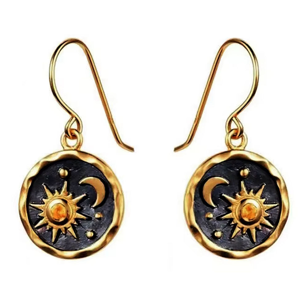 VILZSTUDIOS Stylish earrings with celestial design