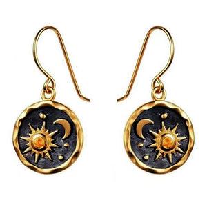 VILZSTUDIOS Stylish earrings with celestial design