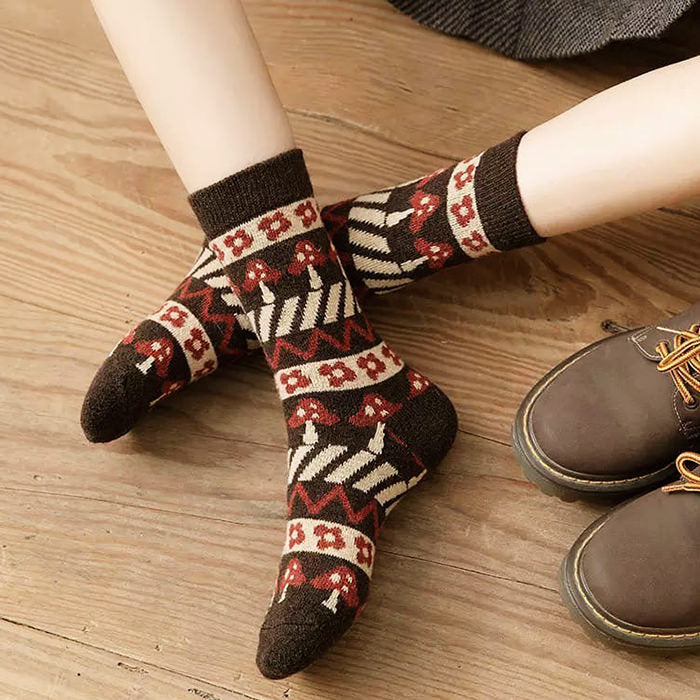 VILZSTUDIOS Goblincore-inspired mushroom socks