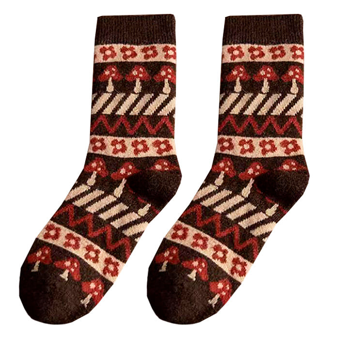 VILZSTUDIOS Goblincore-inspired mushroom socks