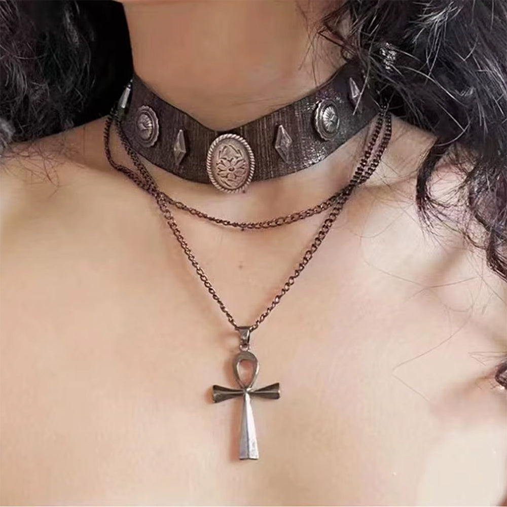 VILZSTUDIOS Gothic layered choker necklace with cross pendant