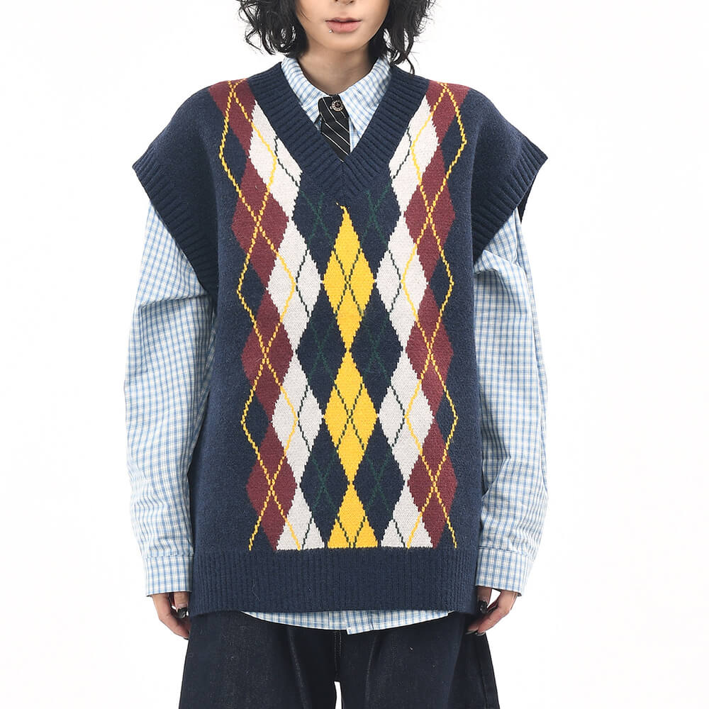 VILZSTUDIOS Oversized argyle knit vest suitable for streetwear