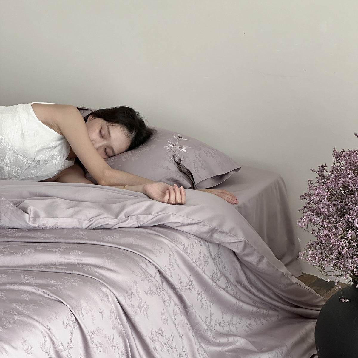VILZSTUDIOS pale champagne botanical jacquard duvet cover set with embroidered branches and dark green pillowcase bows