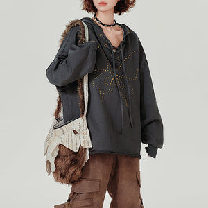 VILZSTUDIOS Stylish oversized hoodie with studded butterfly design