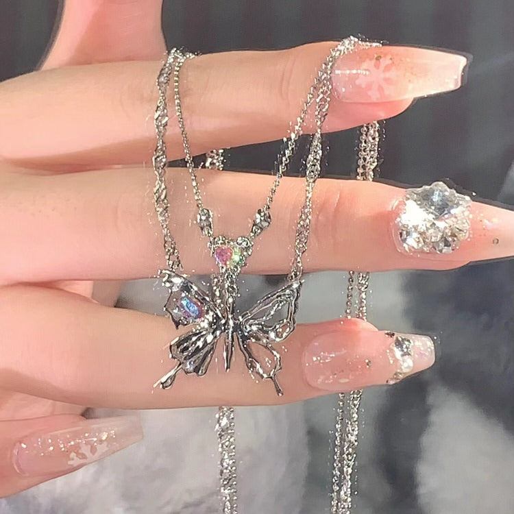 VILZSTUDIOS Stylish butterfly necklace in zinc alloy