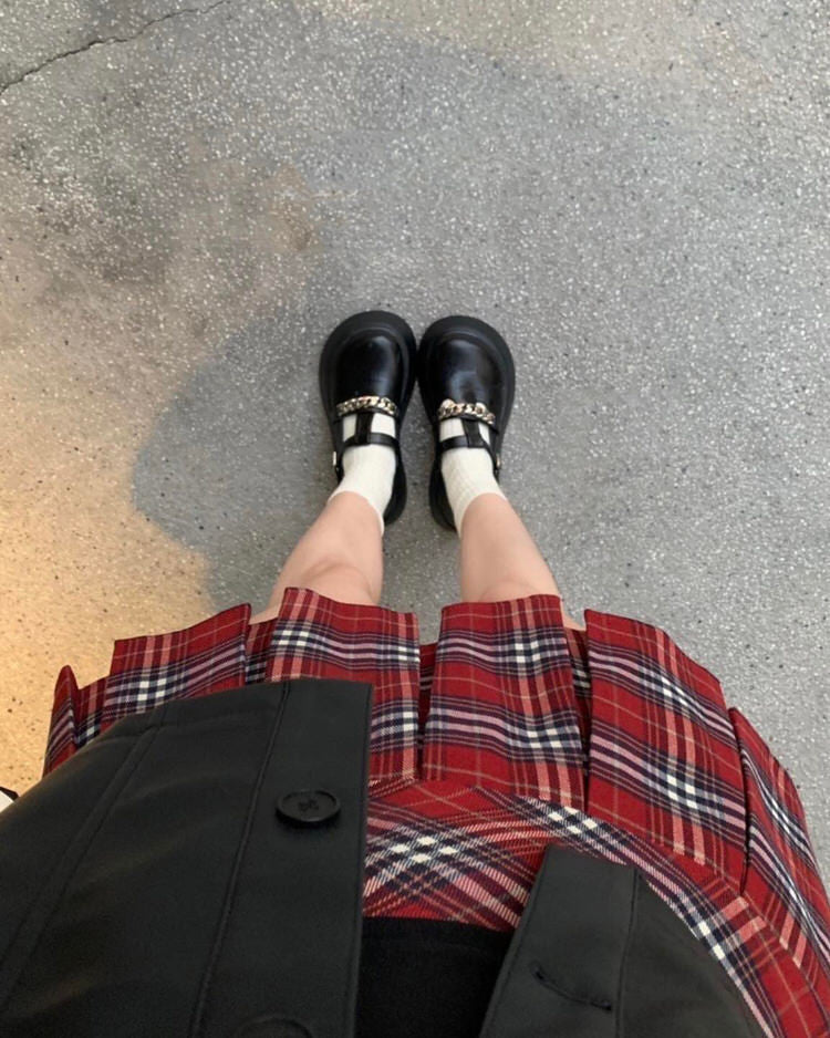 VILZSTUDIOS Grunge inspired pleated plaid skirt from VILZSTUDIOS