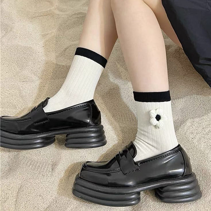 VILZSTUDIOS Stylish floral socks for streetwear fashion