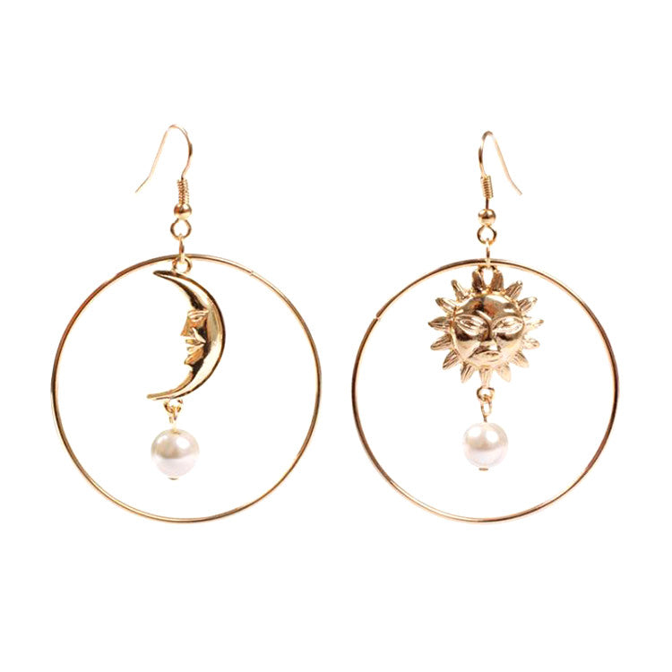 VILZSTUDIOS Stylish sun and moon earrings for a trendy look