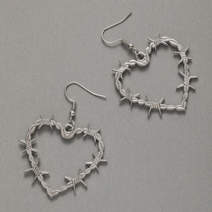 VILZSTUDIOS Unique barbed wire heart earrings for stylish outfits