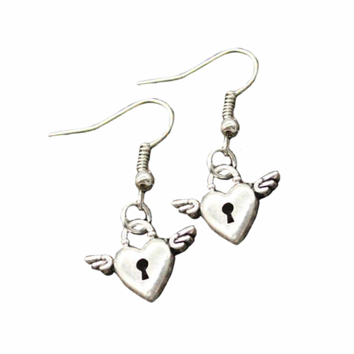 VILZSTUDIOS Heart shaped charm earrings for stylish accessories