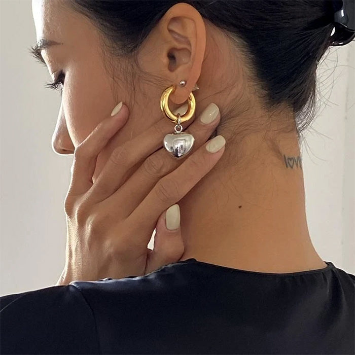 VILZSTUDIOS Hoop earrings with heart pendant design