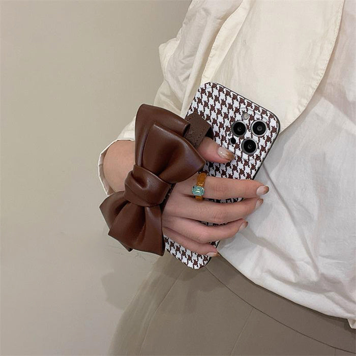 VILZSTUDIOS Stylish houndstooth pattern iPhone case