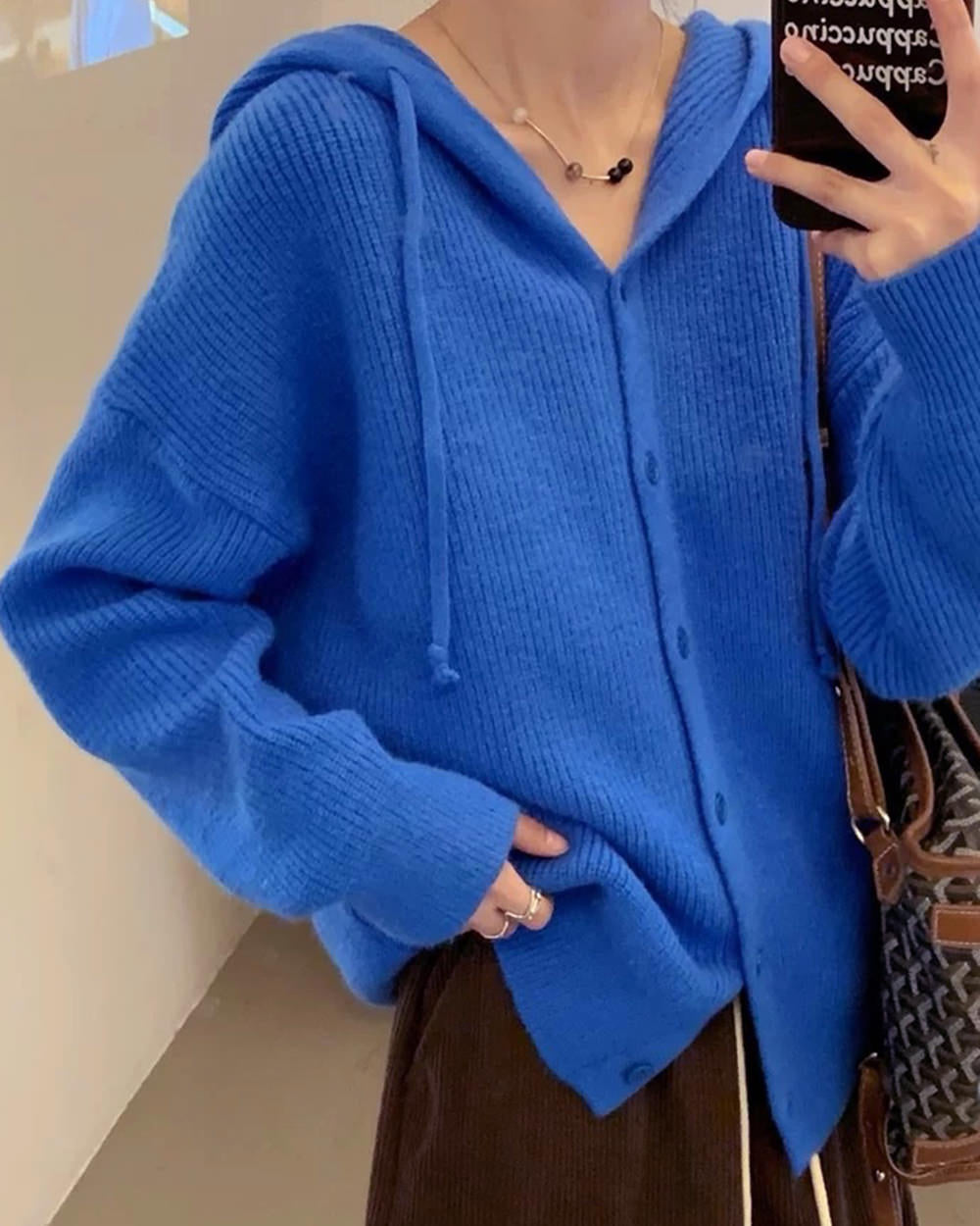 VILZSTUDIOS Cozy knit hoodie with button closure in relaxed fit