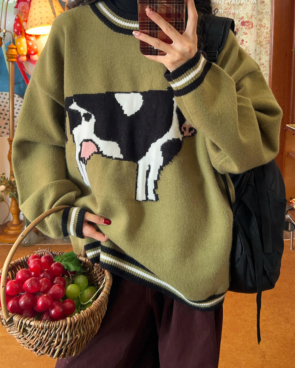 VILZSTUDIOS Stylish knit sweater with cow print design