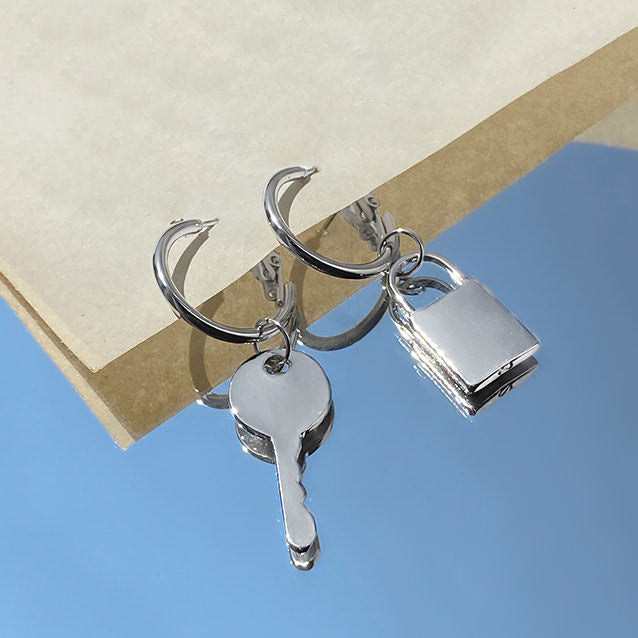 VILZSTUDIOS Stylish key earrings for trendy fashion