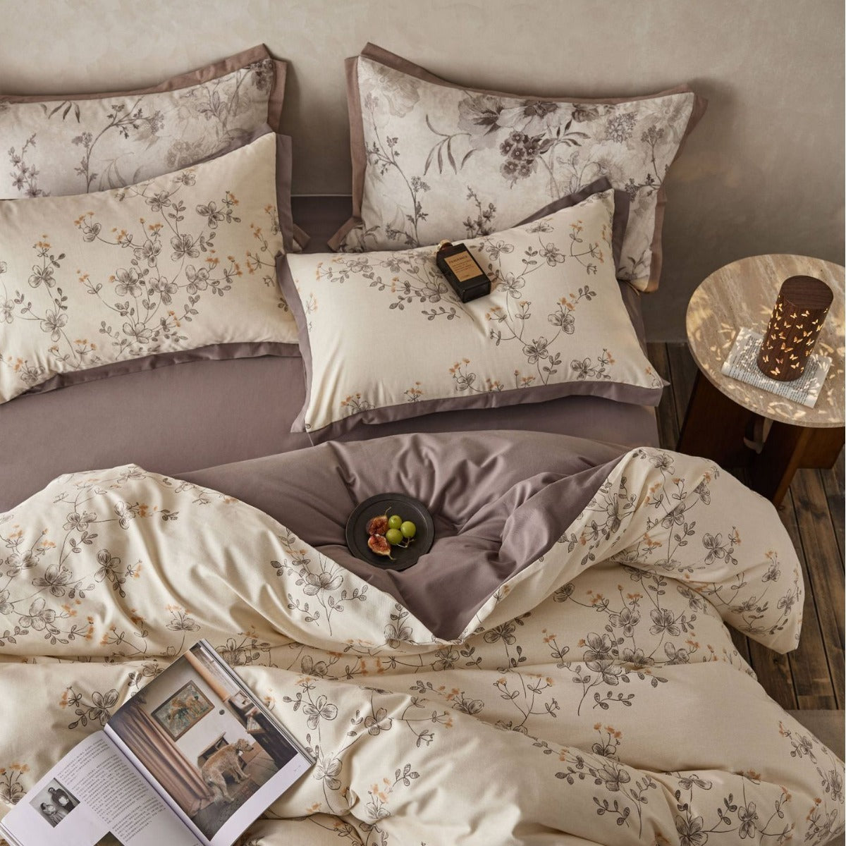 VILZSTUDIOS cream and beige printed reversible duvet cover set with taupe and mocha accents