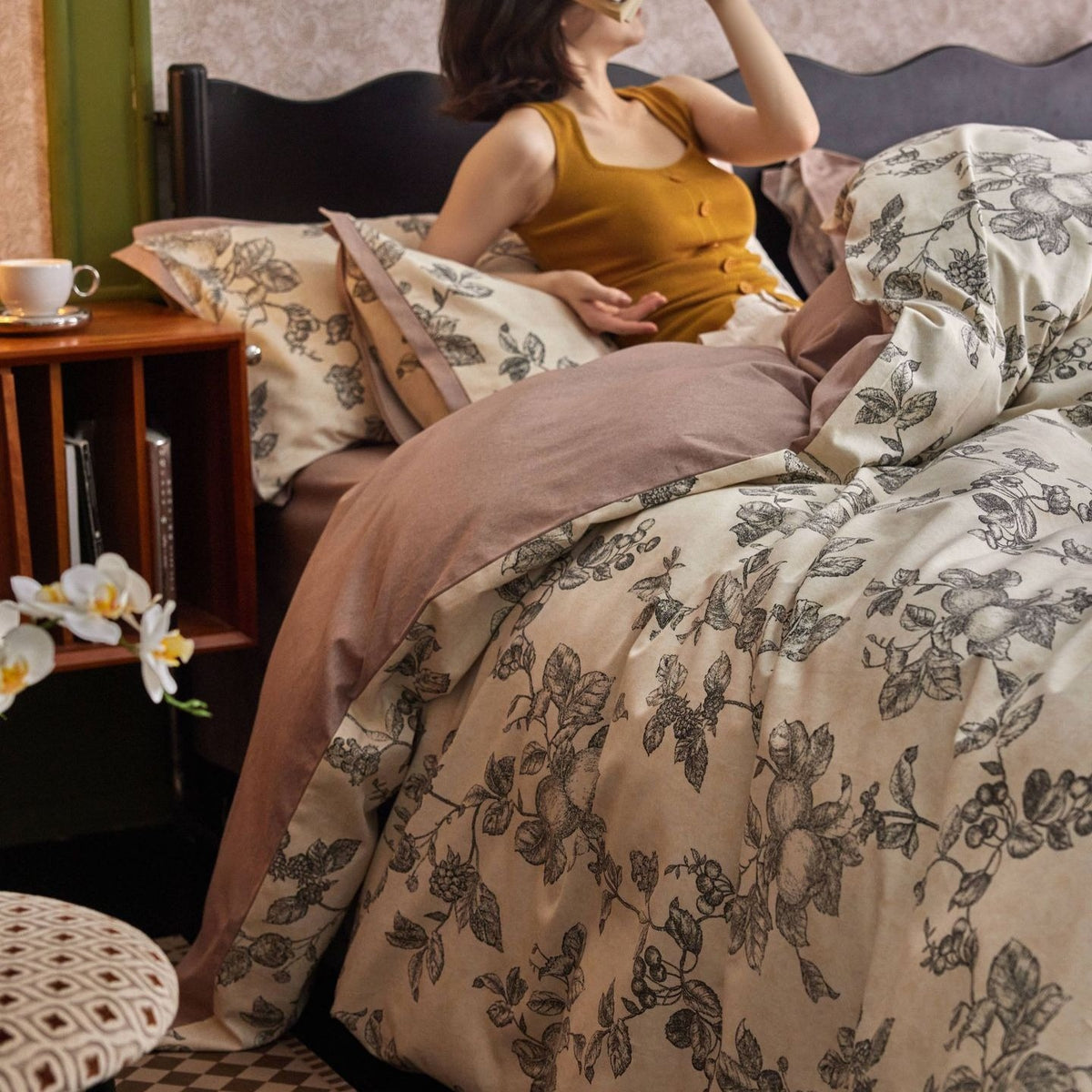 VILZSTUDIOS cream and beige printed reversible duvet cover set with taupe and mocha accents