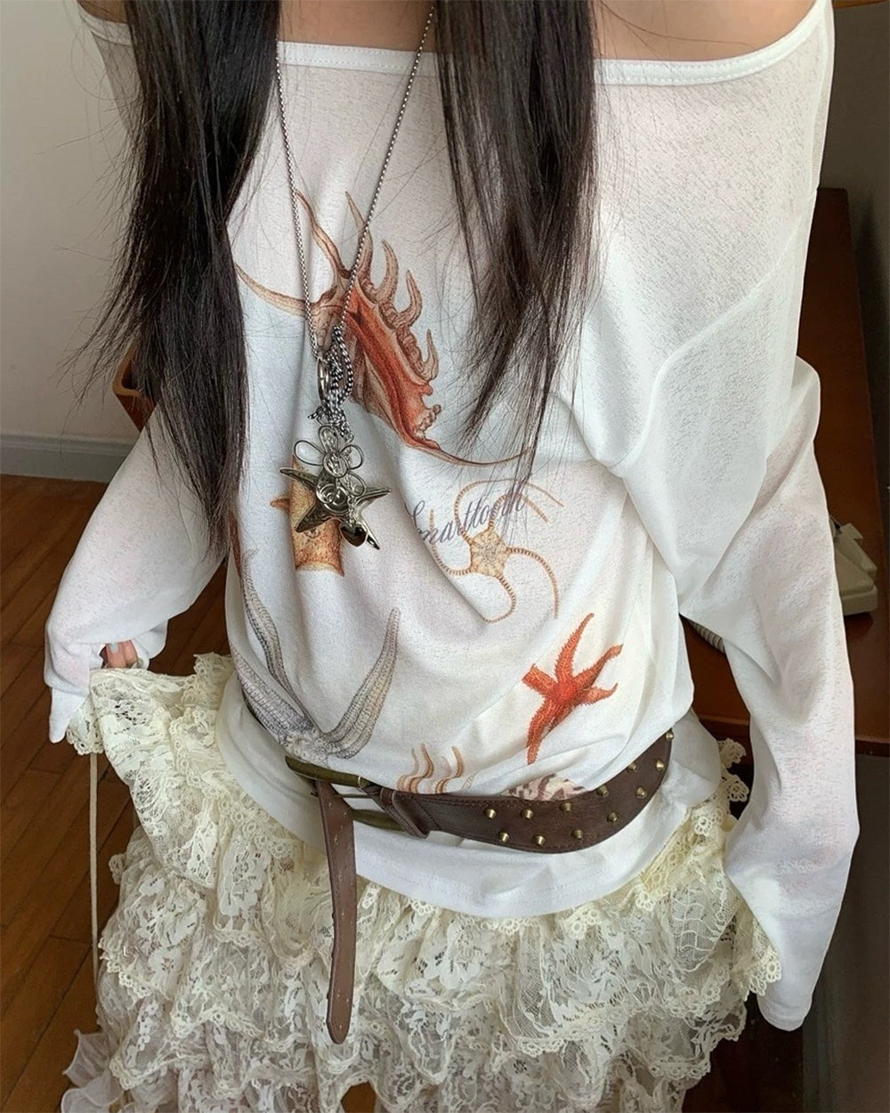 VILZSTUDIOS Stylish off-shoulder top with ocean graphics