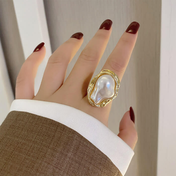 VILZSTUDIOS Adjustable baroque aesthetic pearl ring