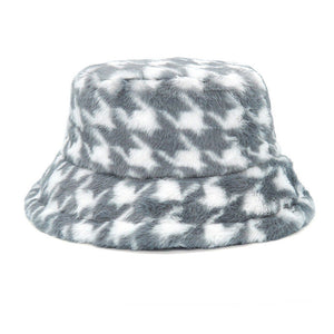 VILZSTUDIOS Houndstooth patterned bucket hat for fashion-forward style