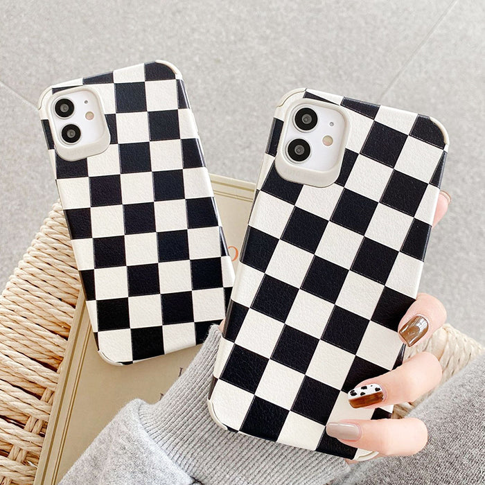 VILZSTUDIOS Stylish patterned iPhone case for protection