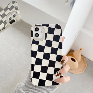 VILZSTUDIOS Stylish patterned iPhone case for protection