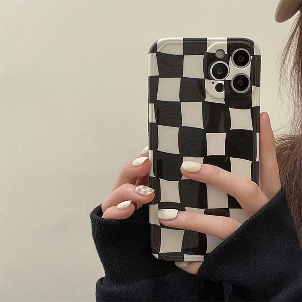 VILZSTUDIOS Fashionable iPhone cover with checkered design