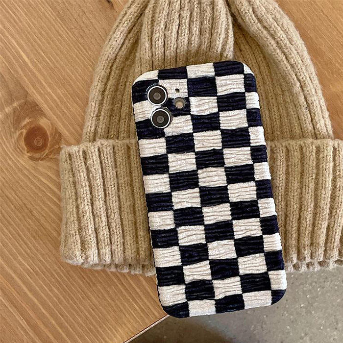 VILZSTUDIOS Stylish plaid plush phone case for iPhone