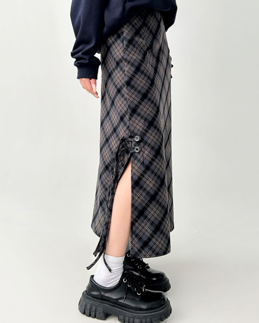 VILZSTUDIOS Plaid midi skirt with side-slit details